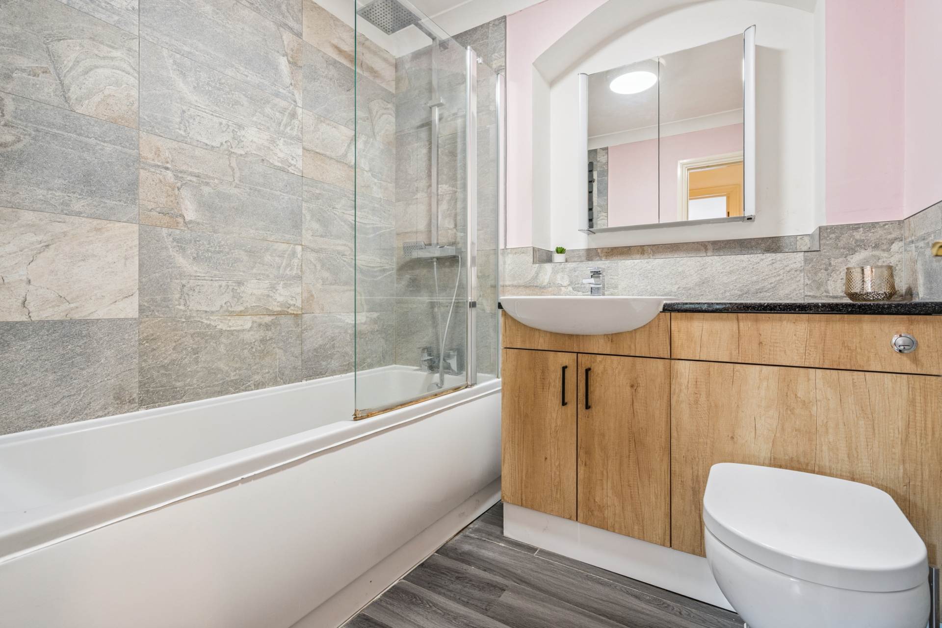 Additional Property Image 2 bedroom Apartment for sale in Watford 10