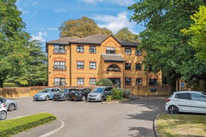 2 bedroom Apartment for sale in Watford