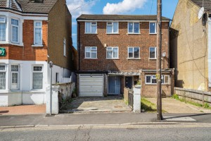 4 bedroom Semi Detached for sale in Watford