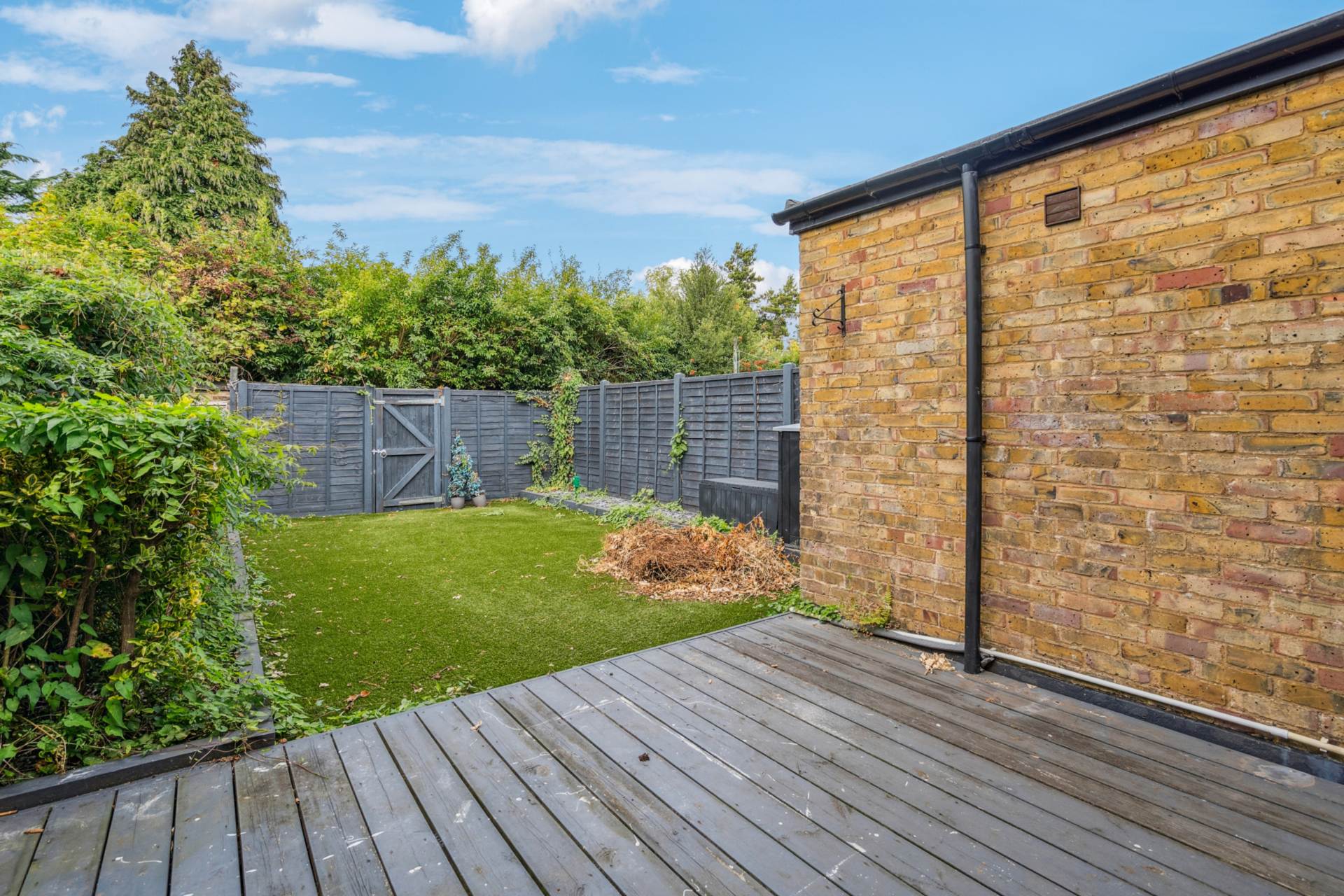 Additional Property Image 3 bedroom Terraced for sale in Watford 11