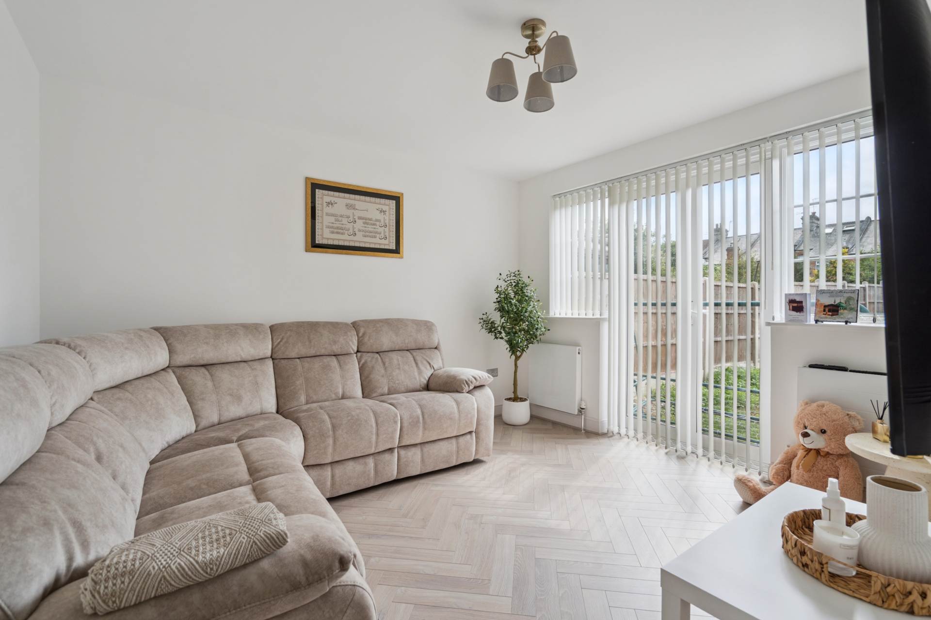 Additional Property Image 3 bedroom Semi Detached for sale in Watford 5