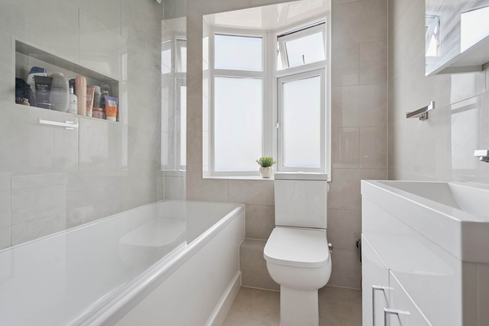 Additional Property Image 3 bedroom Semi Detached for sale in Watford 13
