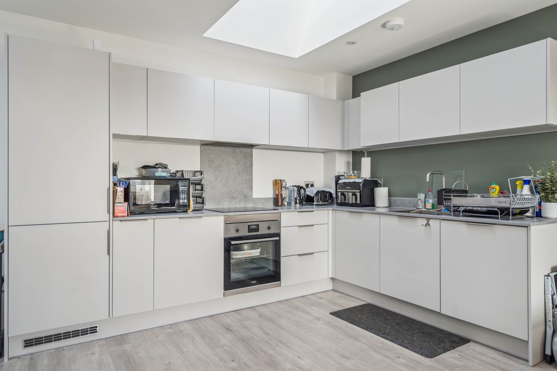 Additional Property Image 2 bedroom Flat for sale in Watford 8