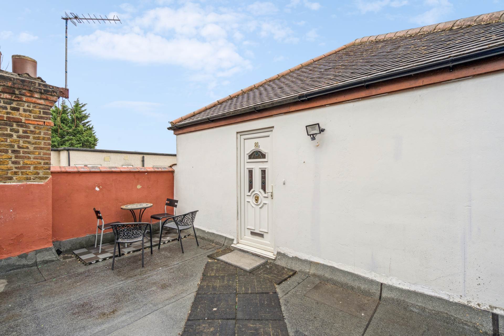 Additional Property Image 2 bedroom Maisonette for sale in Watford 2