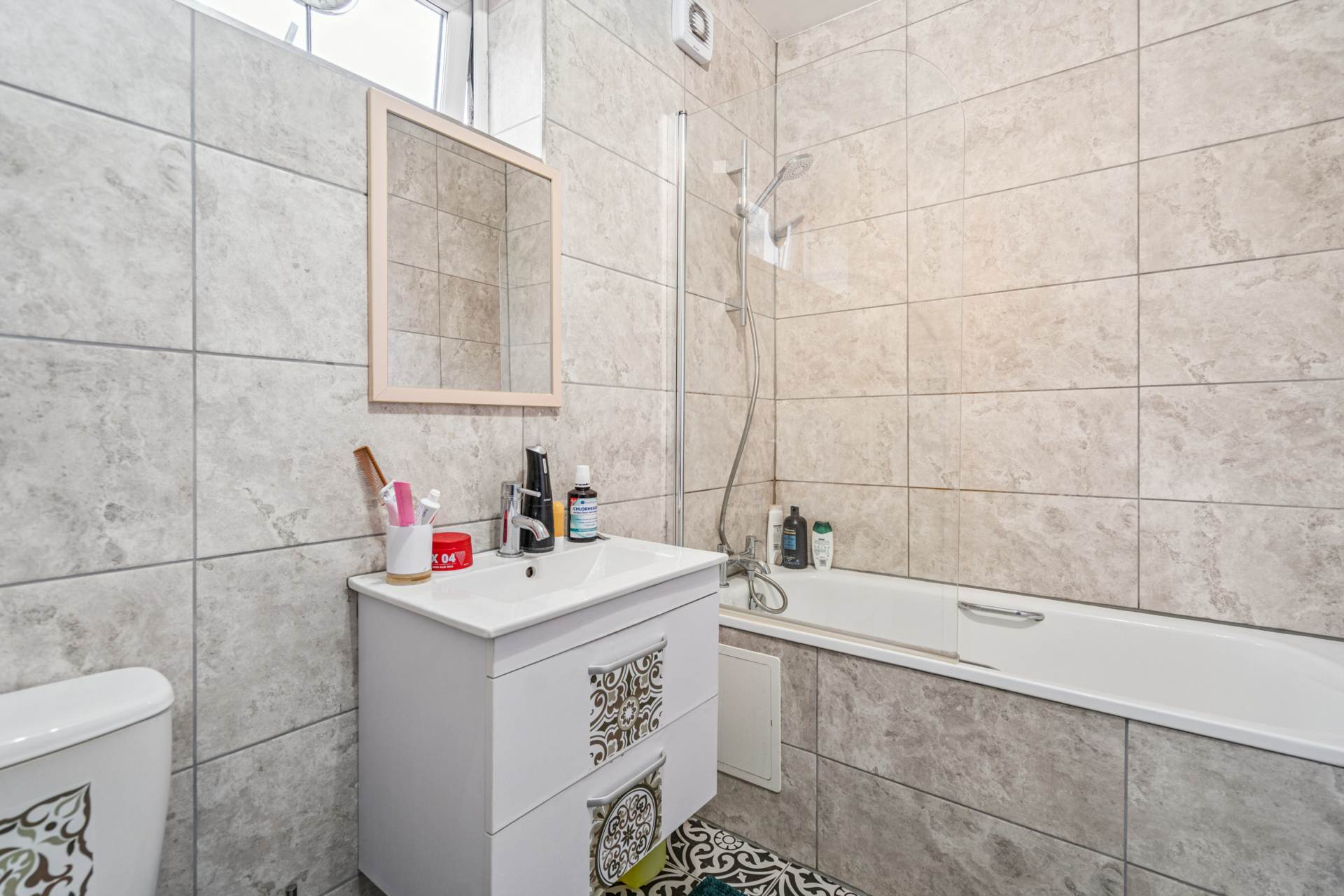 Additional Property Image 2 bedroom Maisonette for sale in Watford 11