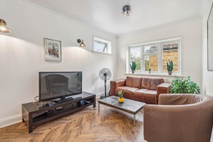 2 bedroom Maisonette for sale in Watford