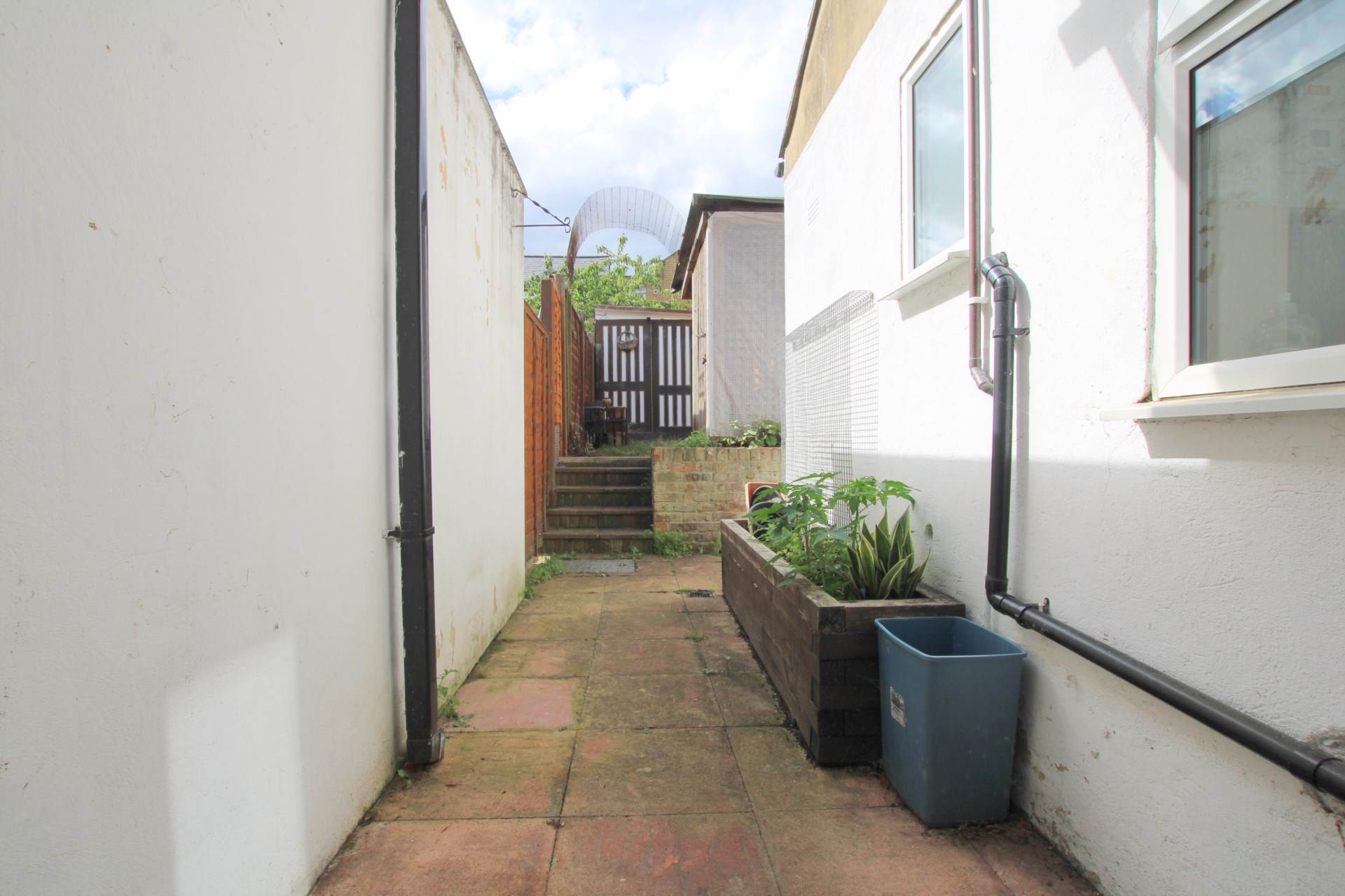 Additional Property Image 3 bedroom Terraced for sale in Watford 9