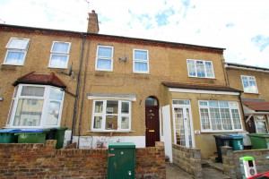 3 bedroom Terraced for sale in Watford