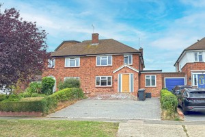 3 bedroom Semi Detached for sale in Bushey