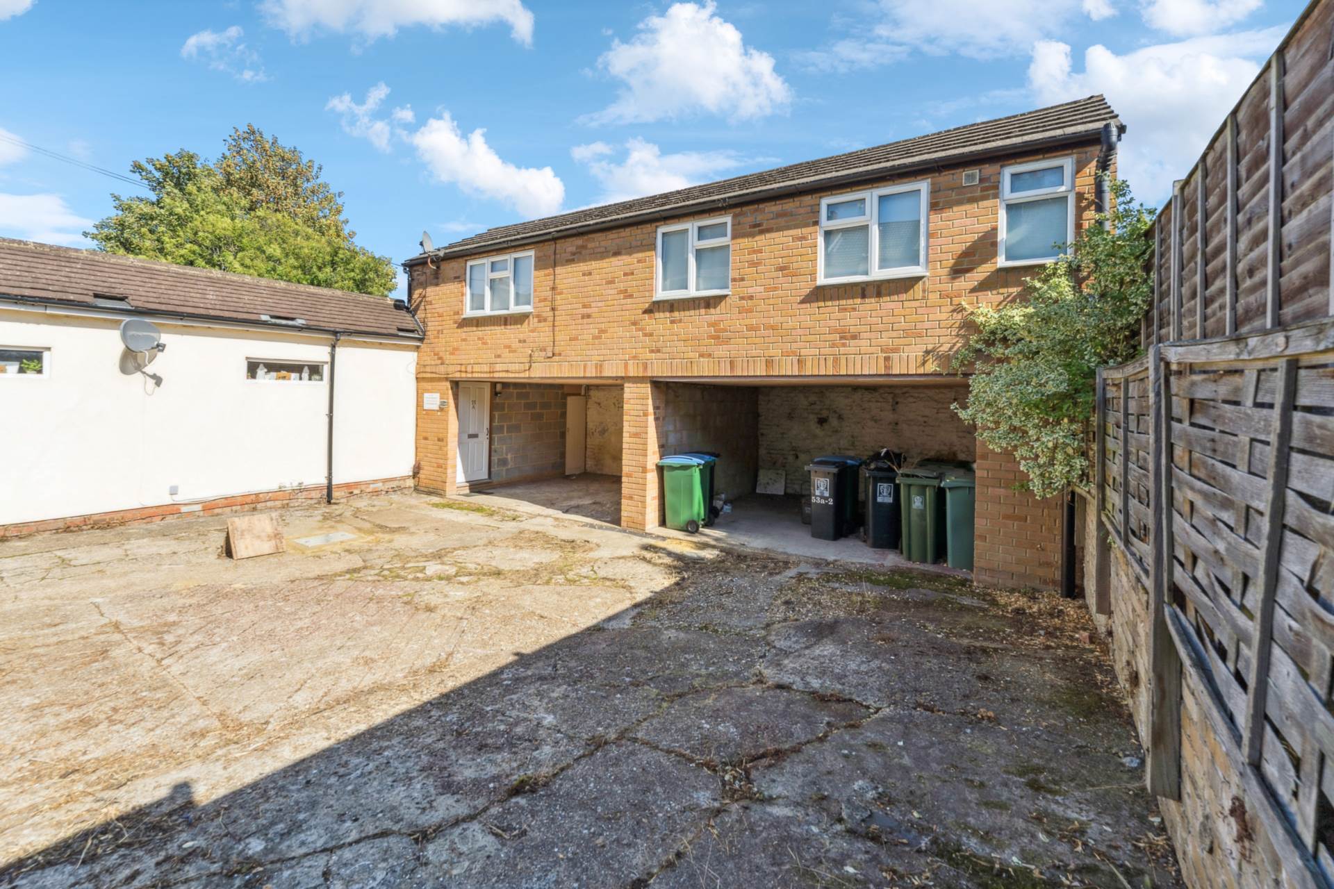Additional Property Image 1 bedroom Maisonette for sale in Watford 12