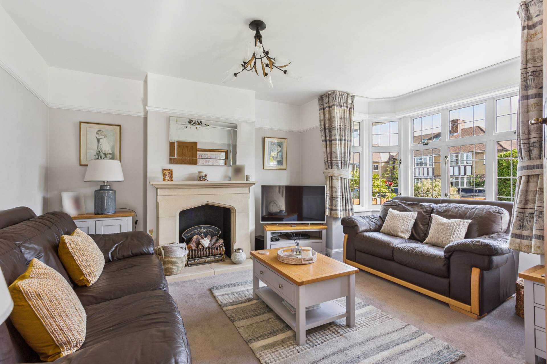 Additional Property Image 3 bedroom Semi Detached for sale in Watford 2