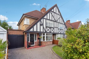 3 bedroom Semi Detached for sale in Watford