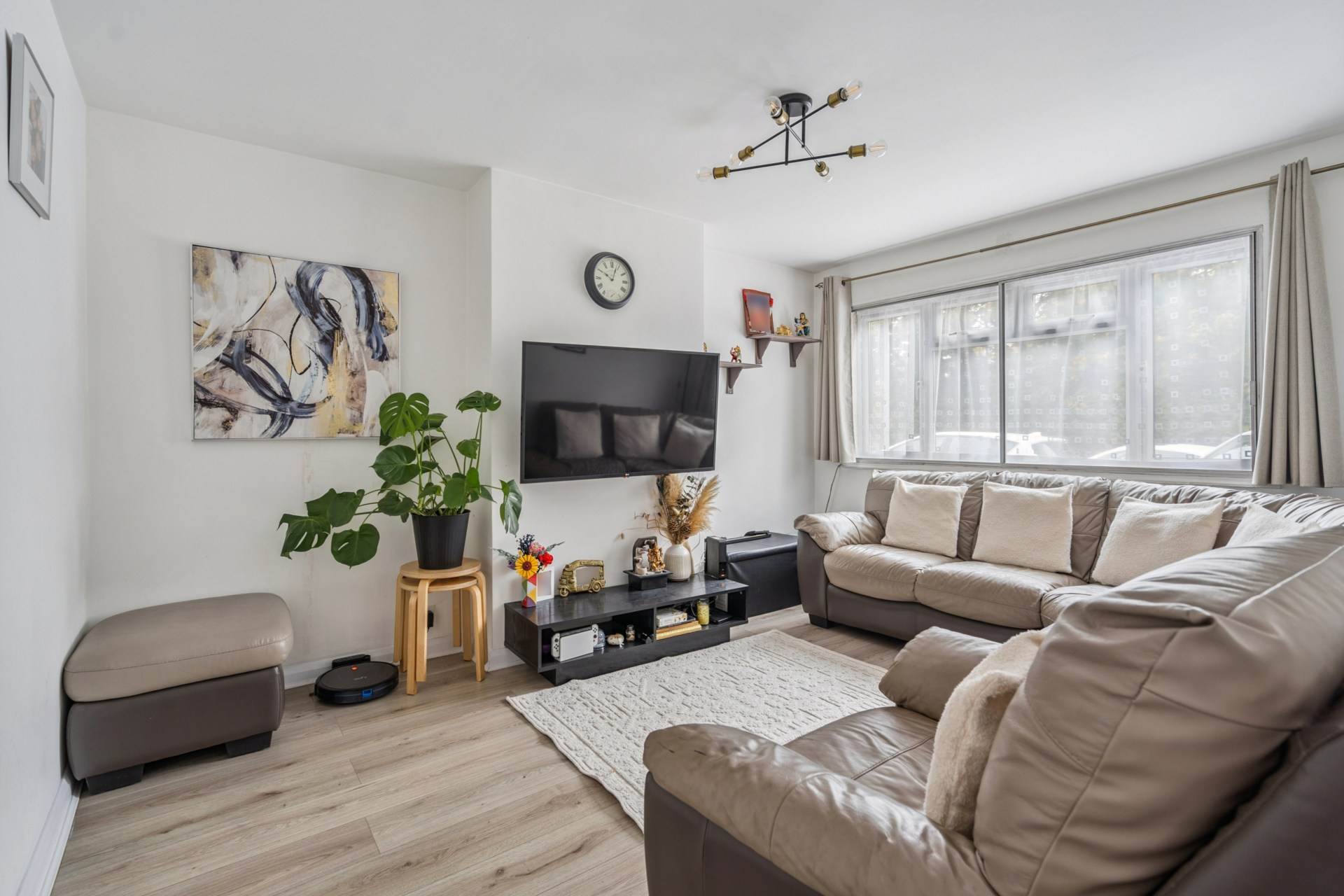 Additional Property Image 3 bedroom Semi Detached for sale in Watford 2