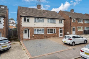 3 bedroom Semi Detached for sale in Watford