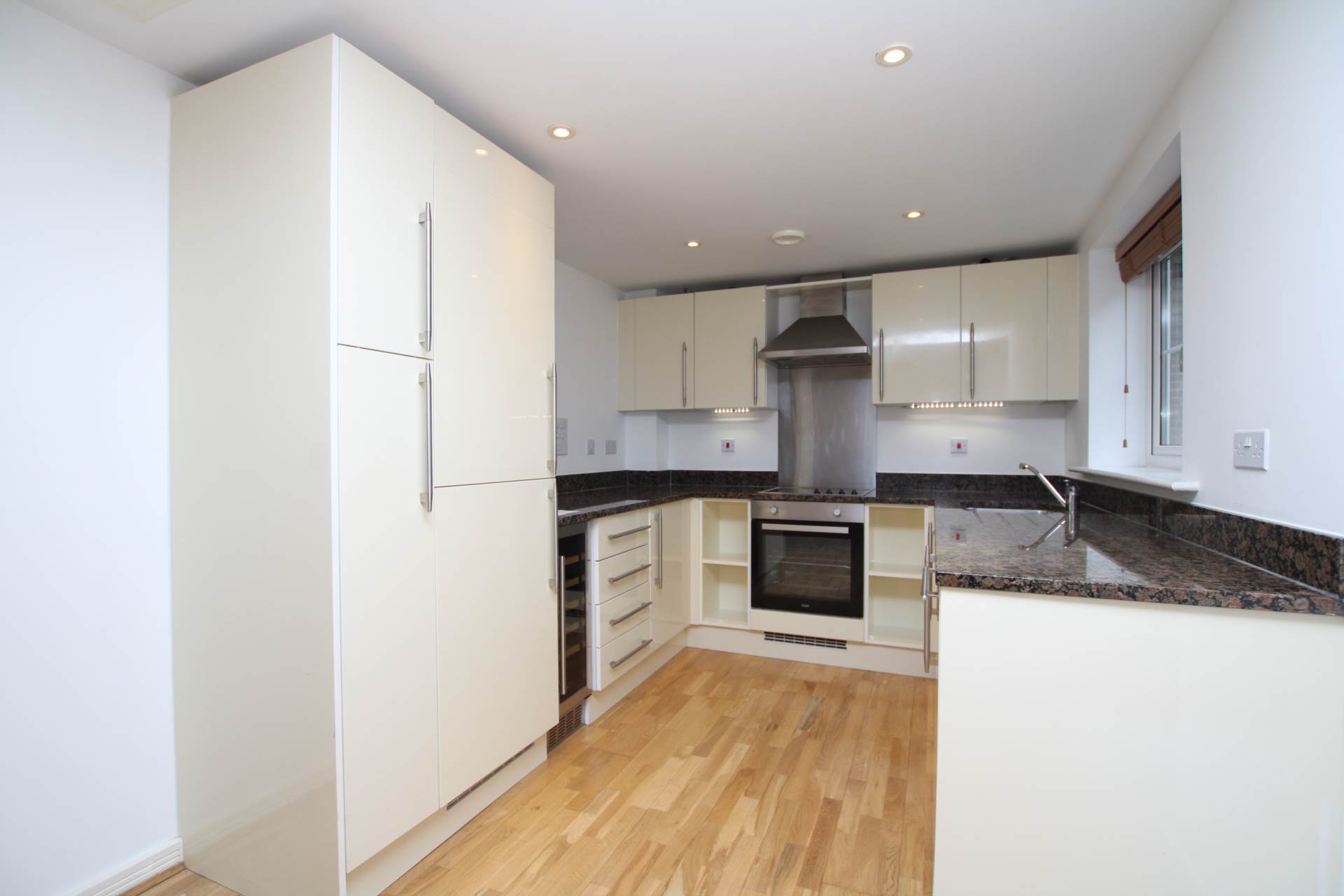 Additional Property Image 2 bedroom Apartment to rent in Kings Langley 4