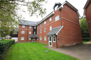2 bedroom Apartment to rent in Kings Langley