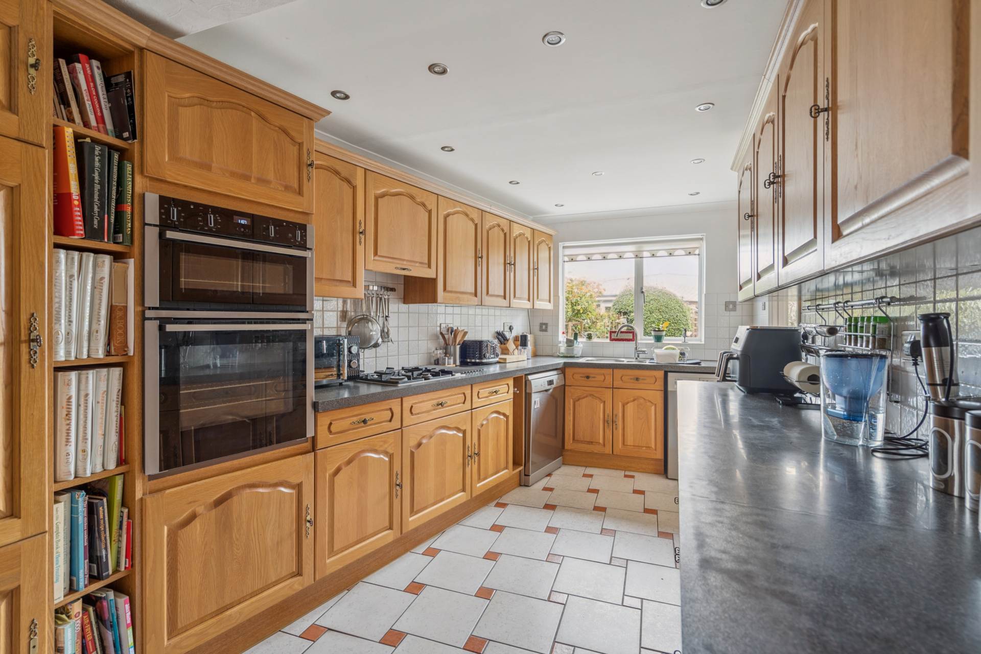 Additional Property Image 3 bedroom Semi Detached for sale in Watford 6