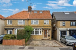 3 bedroom Semi Detached for sale in Watford