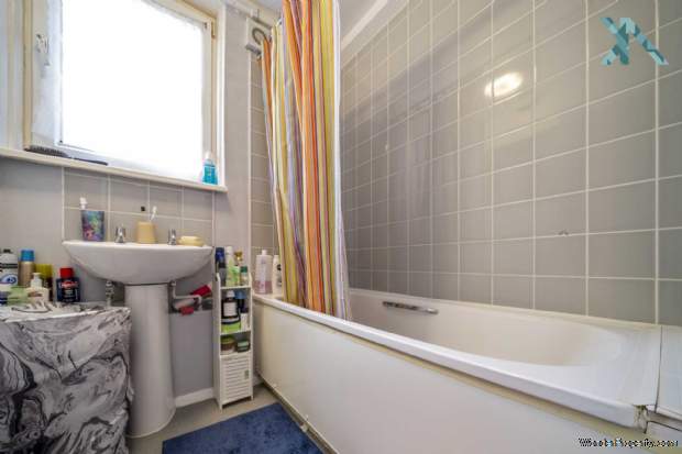 Additional Property Image 1 bedroom Flat for sale in London 8