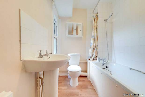 Additional Property Image 1 bedroom Flat for sale in London 9