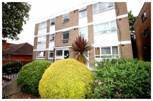2 bedroom Flat for sale in London