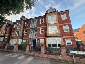 4 bedroom Apartment to rent in Nottingham