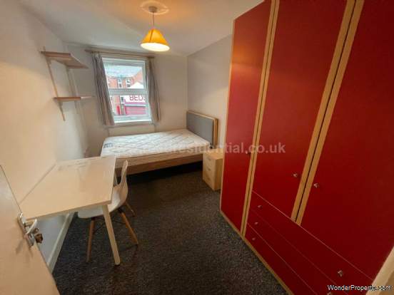 4 bedroom Apartment to rent in Nottingham