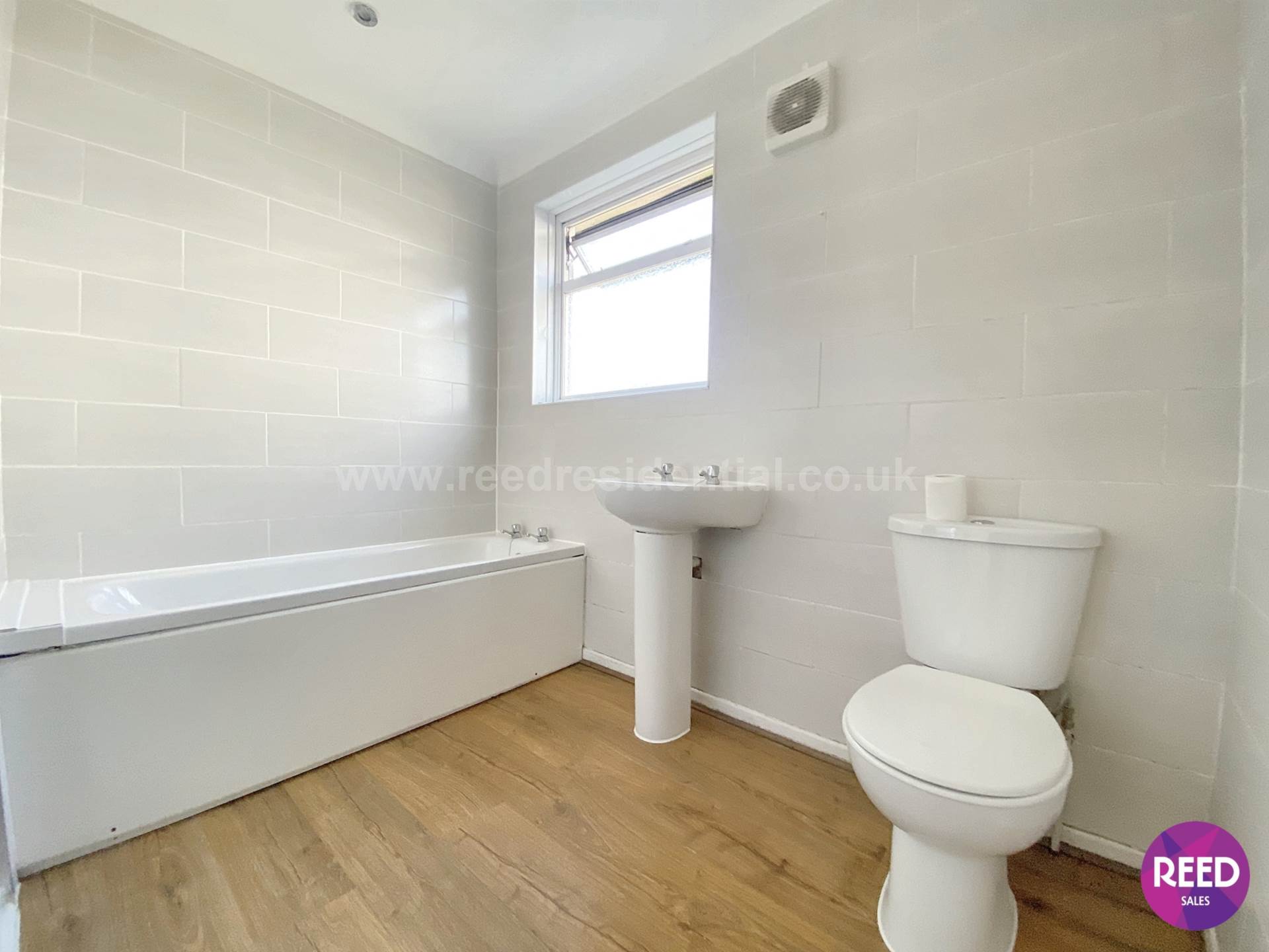 Additional Property Image 3 bedroom Semi Detached Bungalow to rent in Westcliff On Sea 15