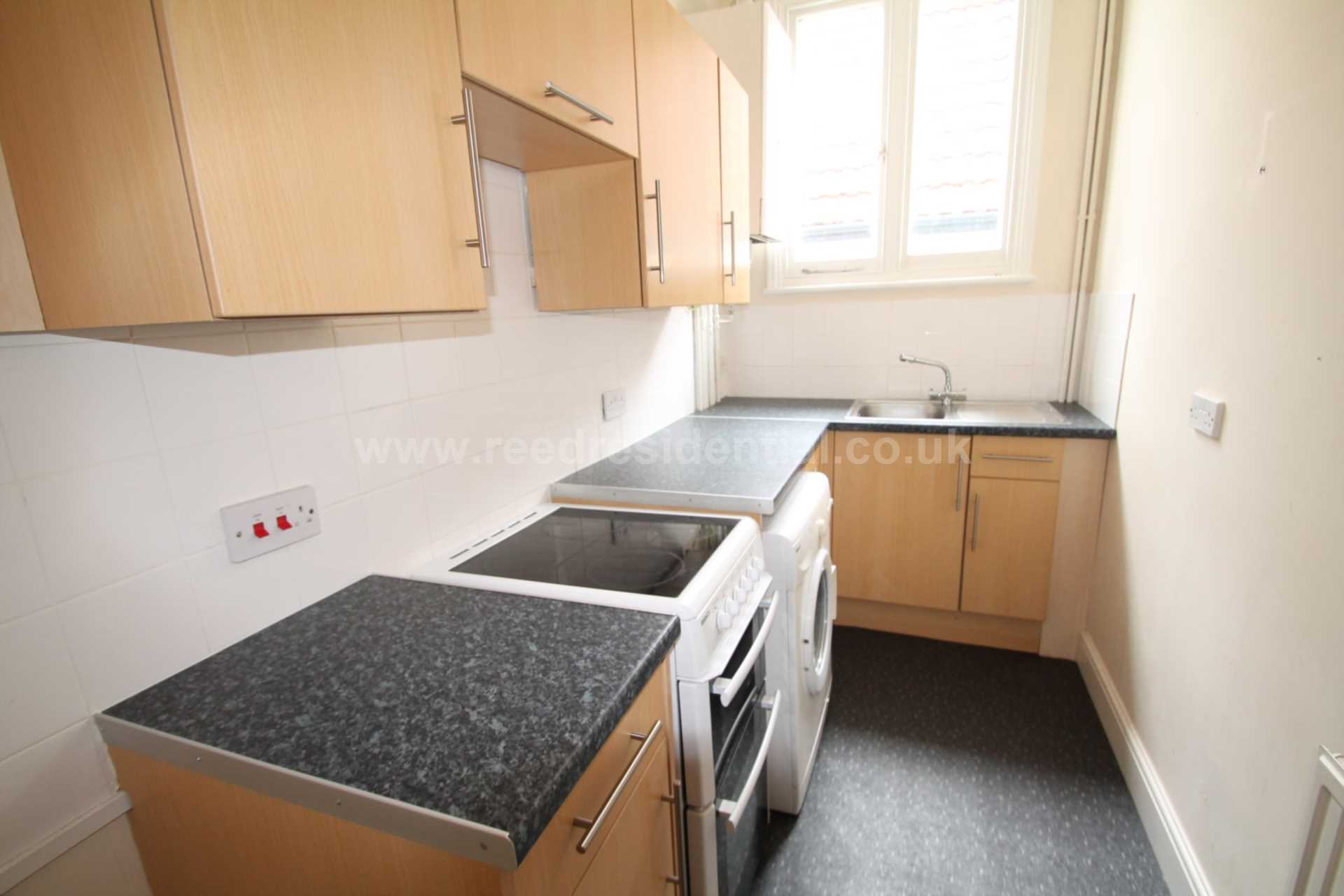 Additional Property Image 1 bedroom Flat to rent in Westcliff On Sea 2