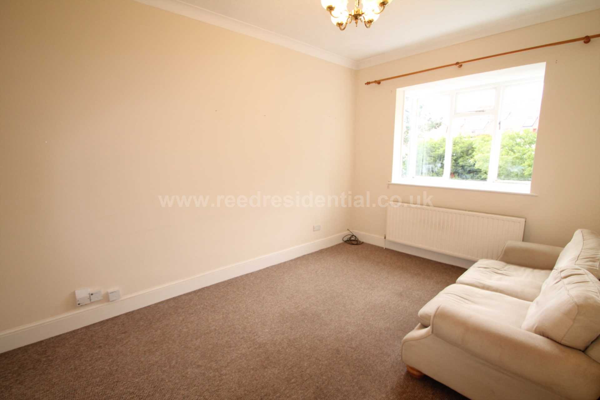 Additional Property Image 1 bedroom Flat to rent in Westcliff On Sea 4