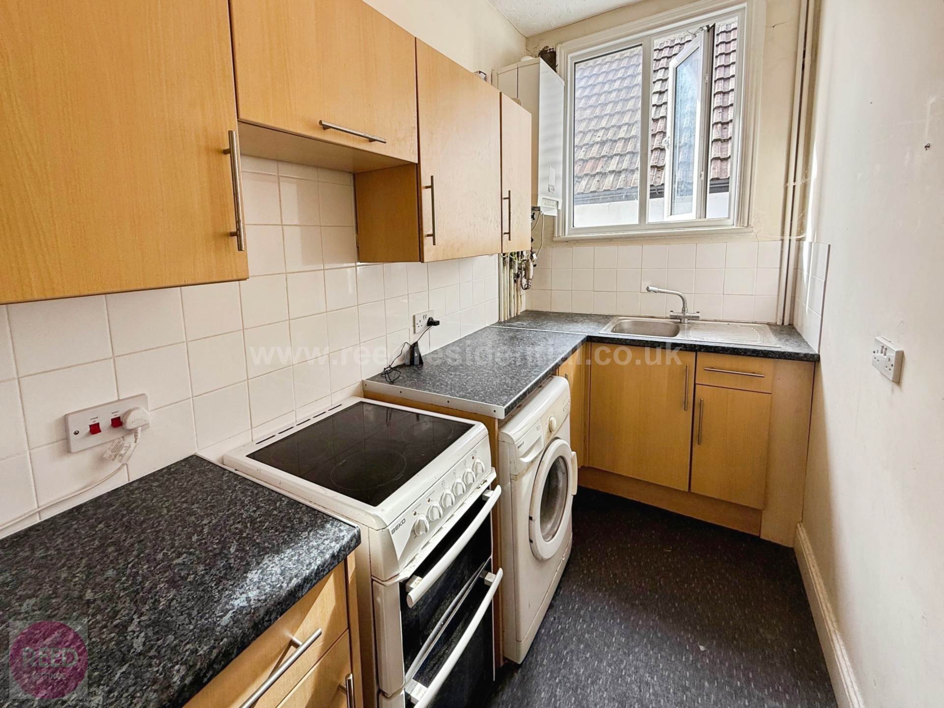 Additional Property Image 1 bedroom Flat to rent in Westcliff On Sea 8