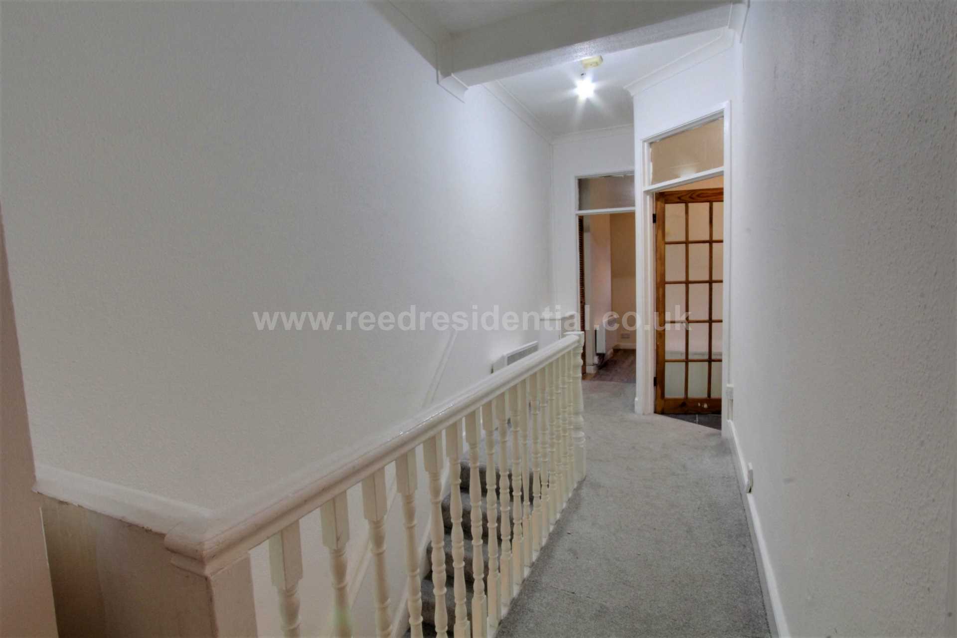 Additional Property Image 2 bedroom Flat to rent in Westcliff On Sea 5