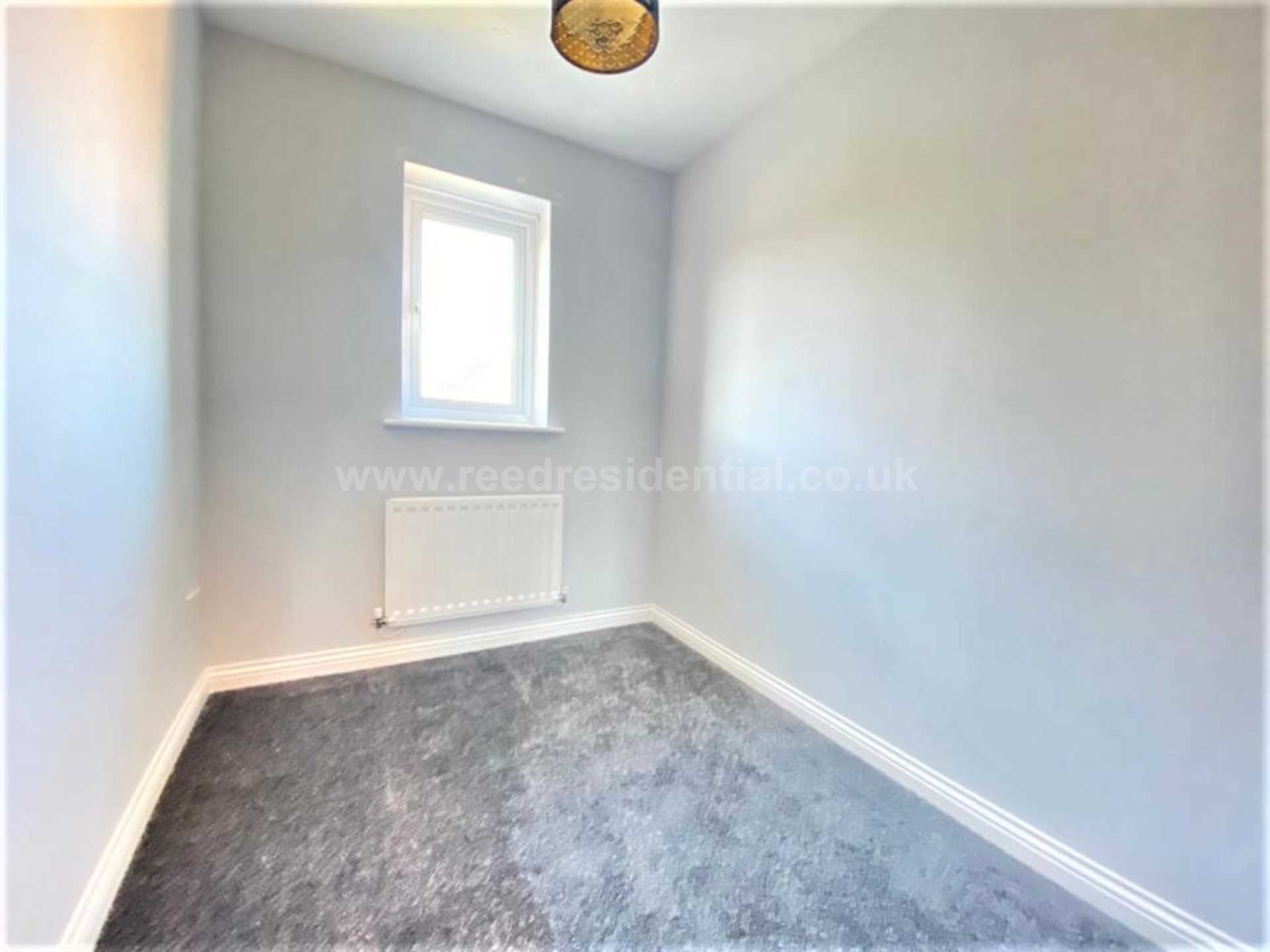Additional Property Image 3 bedroom House to rent in Rayleigh 10
