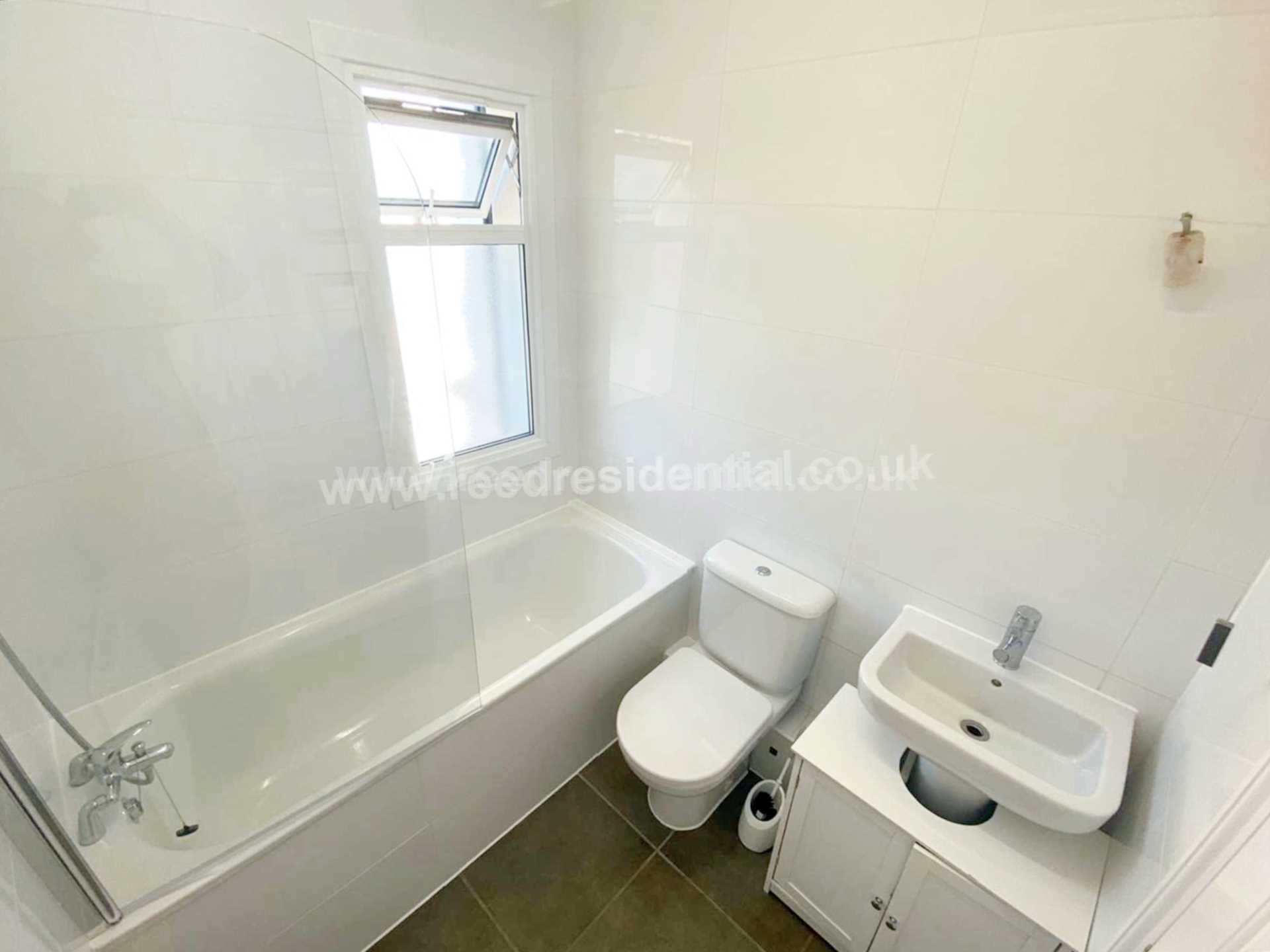 Additional Property Image 2 bedroom Flat to rent in Southend On Sea 10