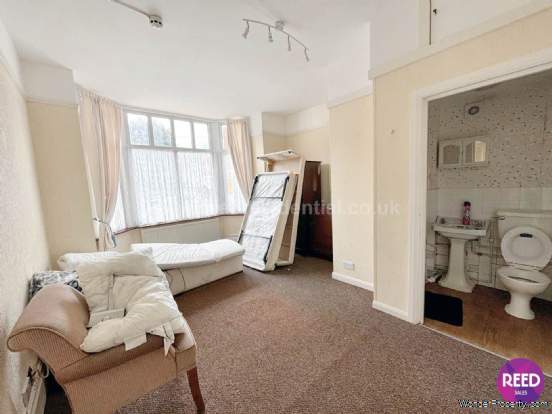 Additional Property Image 17 bedroom Detached for sale in Westcliff On Sea 11
