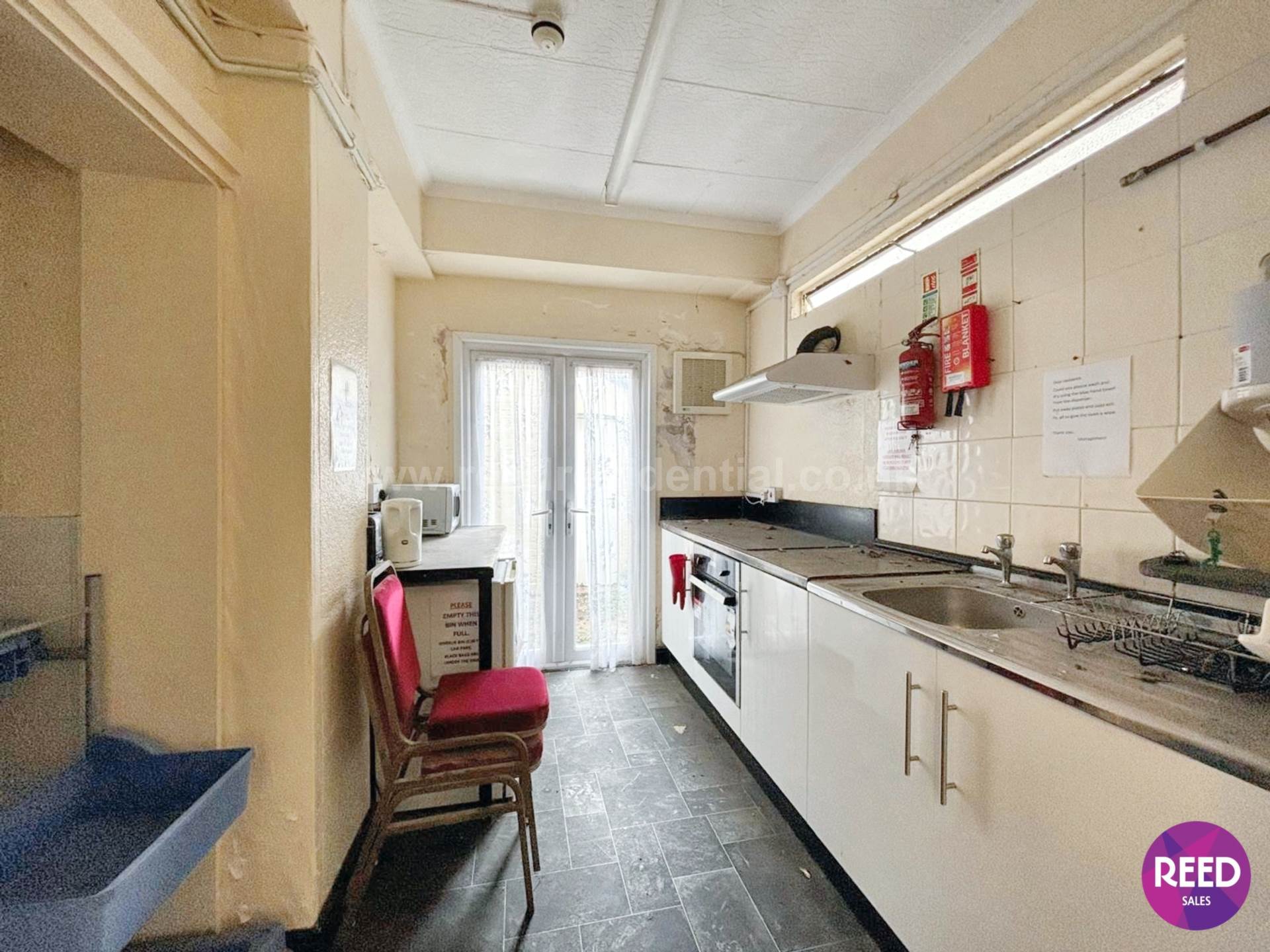 Additional Property Image 17 bedroom Detached for sale in Westcliff On Sea 38