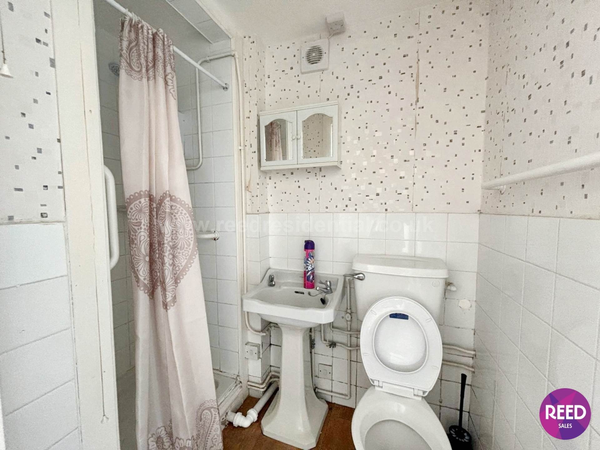 Additional Property Image 17 bedroom Detached for sale in Westcliff On Sea 57