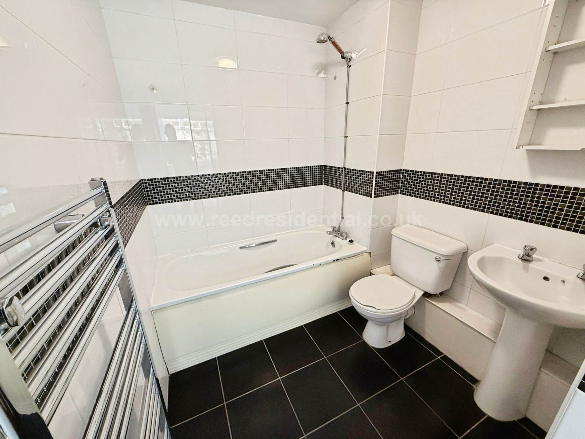 Additional Property Image 2 bedroom Semi Detached to rent in Westcliff On Sea 7