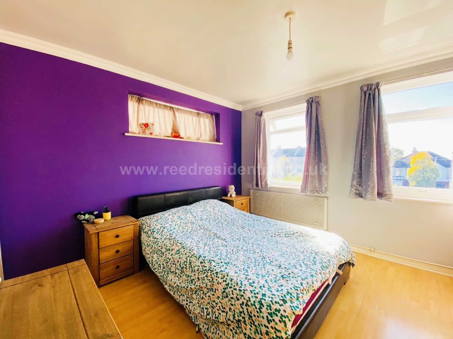 Additional Property Image 2 bedroom Flat for sale in Westcliff On Sea 11