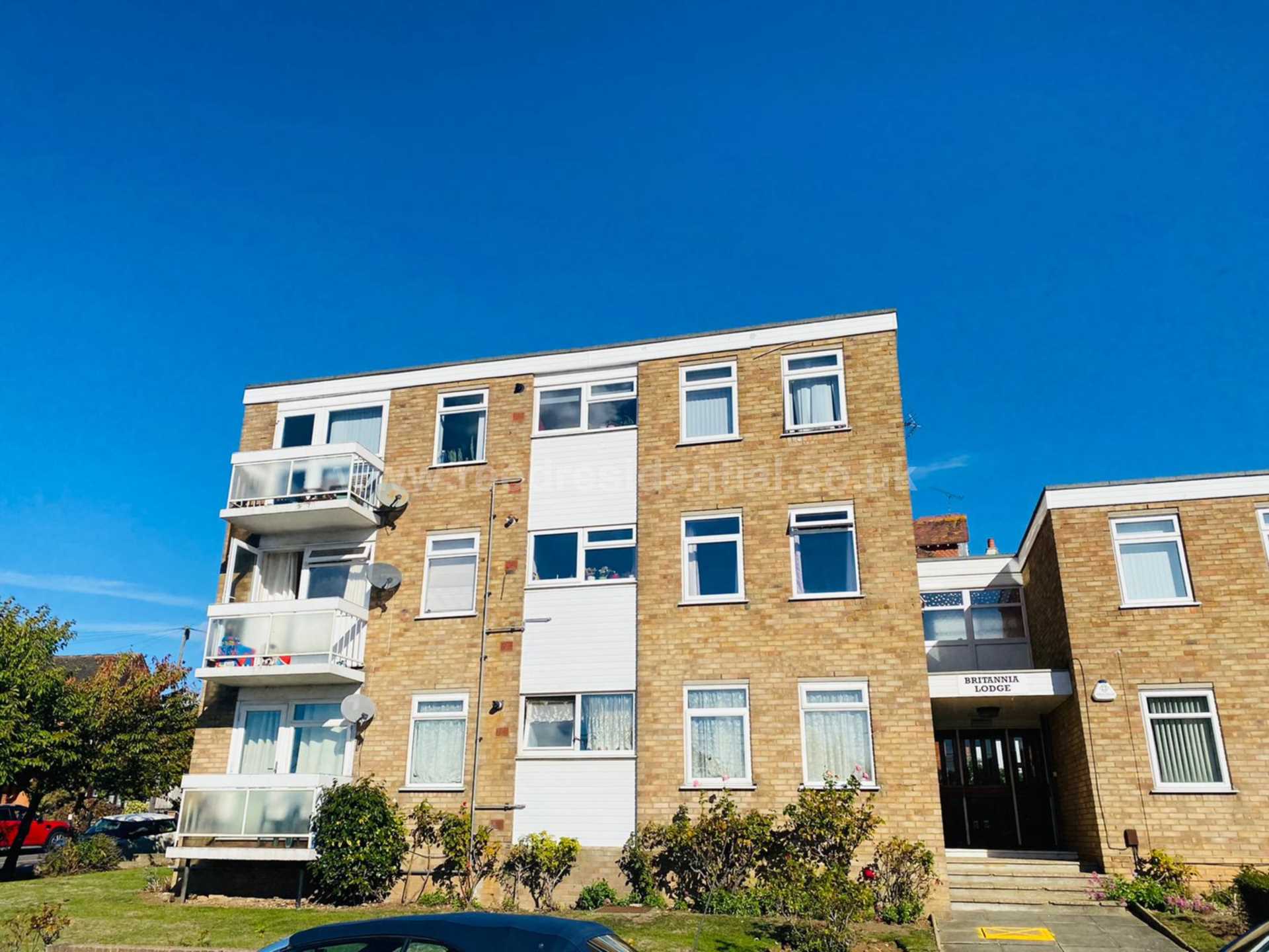 Additional Property Image 2 bedroom Flat for sale in Westcliff On Sea 12