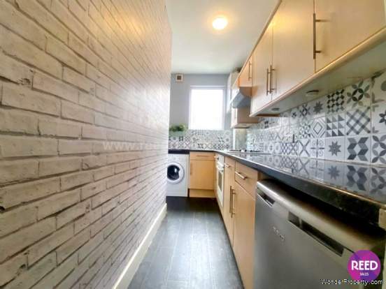 Additional Property Image 2 bedroom Flat for sale in Westcliff On Sea 4