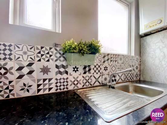 Additional Property Image 2 bedroom Flat for sale in Westcliff On Sea 10