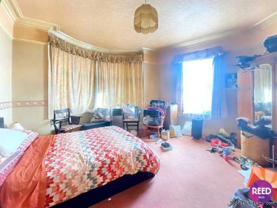 Additional Property Image 3 bedroom Flat for sale in Westcliff On Sea 3