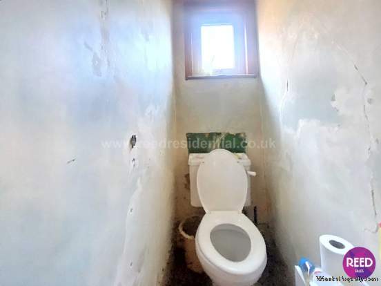 Additional Property Image 3 bedroom Flat for sale in Westcliff On Sea 8