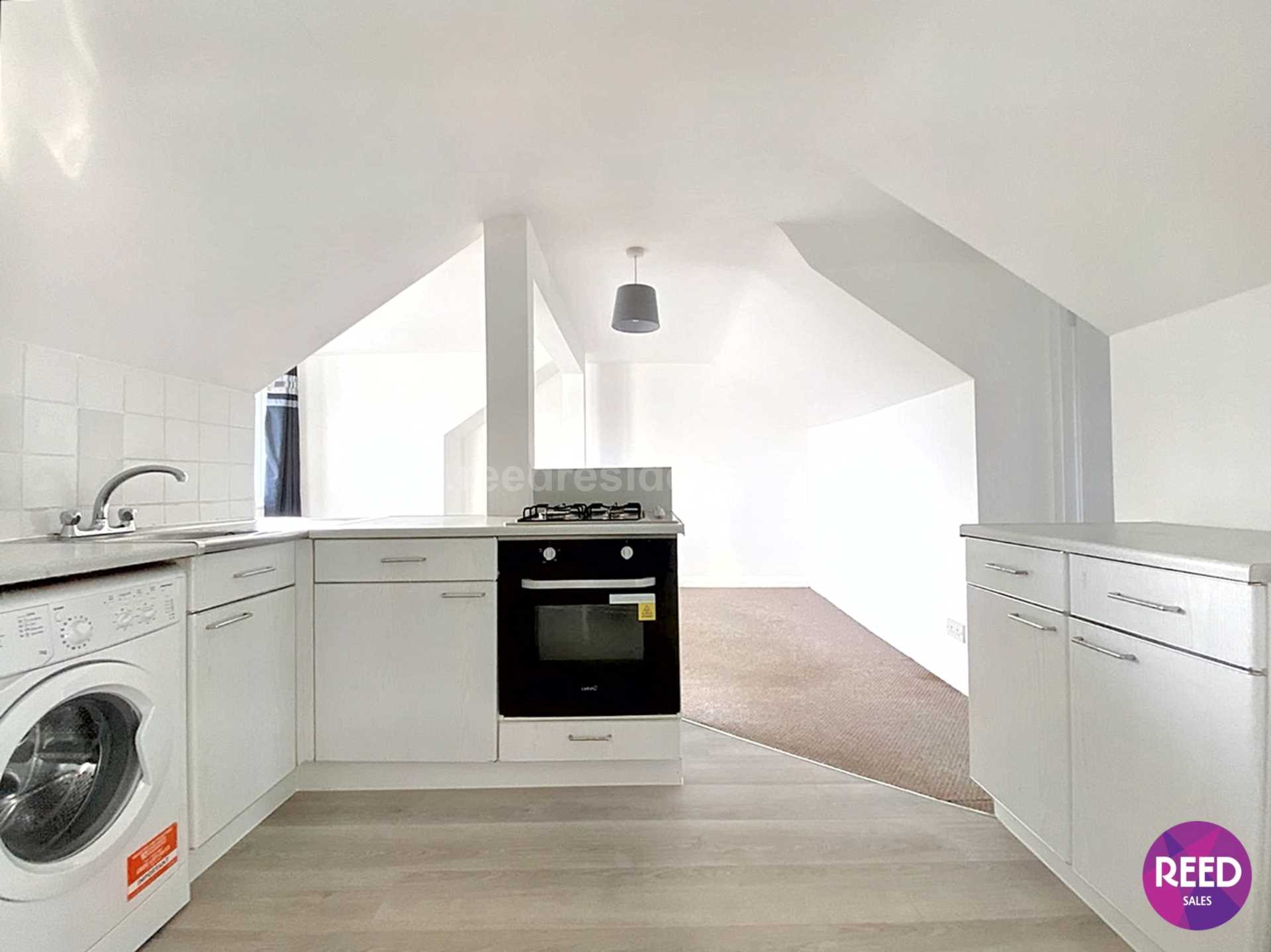 Additional Property Image 1 bedroom Flat to rent in Westcliff On Sea 3