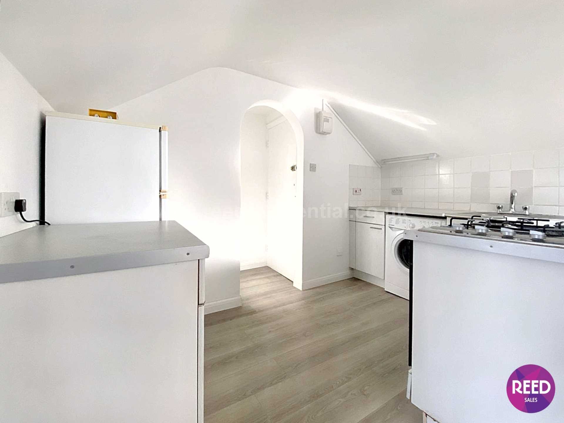 Additional Property Image 1 bedroom Flat to rent in Westcliff On Sea 5