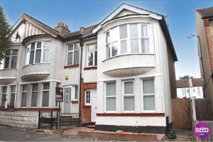 3 bedroom End of Terrace to rent in Westcliff On Sea