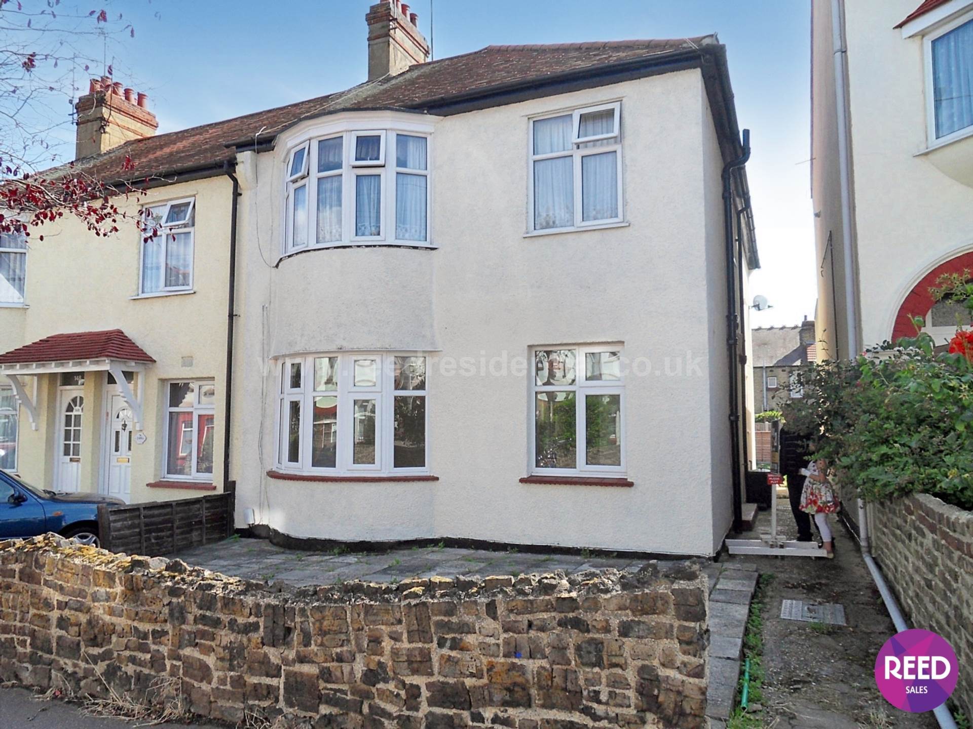 2 bedroom Flat to rent in Westcliff On Sea