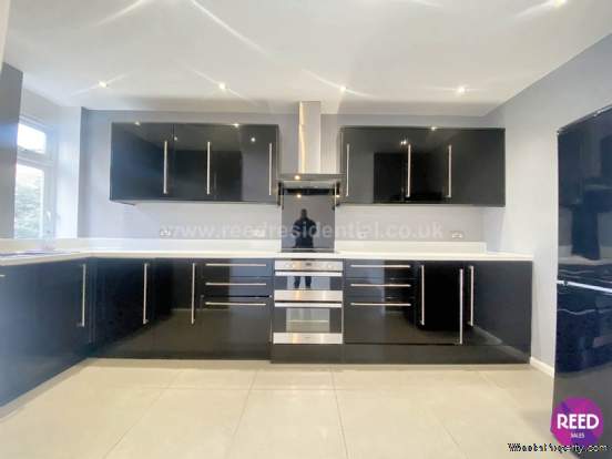 Additional Property Image 3 bedroom Flat for sale in Southend On Sea 2