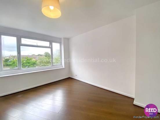 Additional Property Image 3 bedroom Flat for sale in Southend On Sea 9
